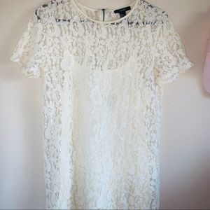 ••  Embroidered floral lace dress••